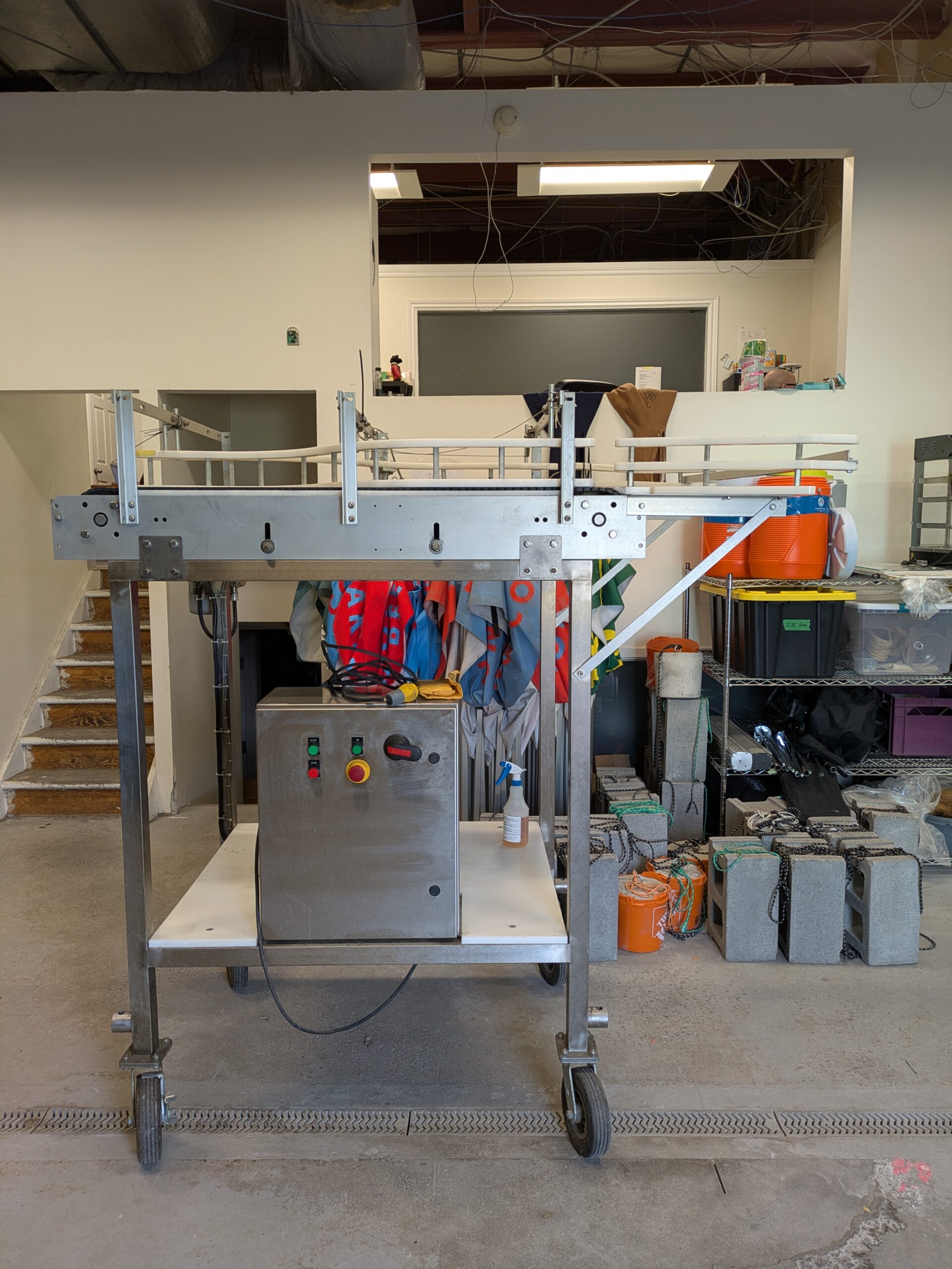 Wild Goose Manual Depalletizer Conveyor